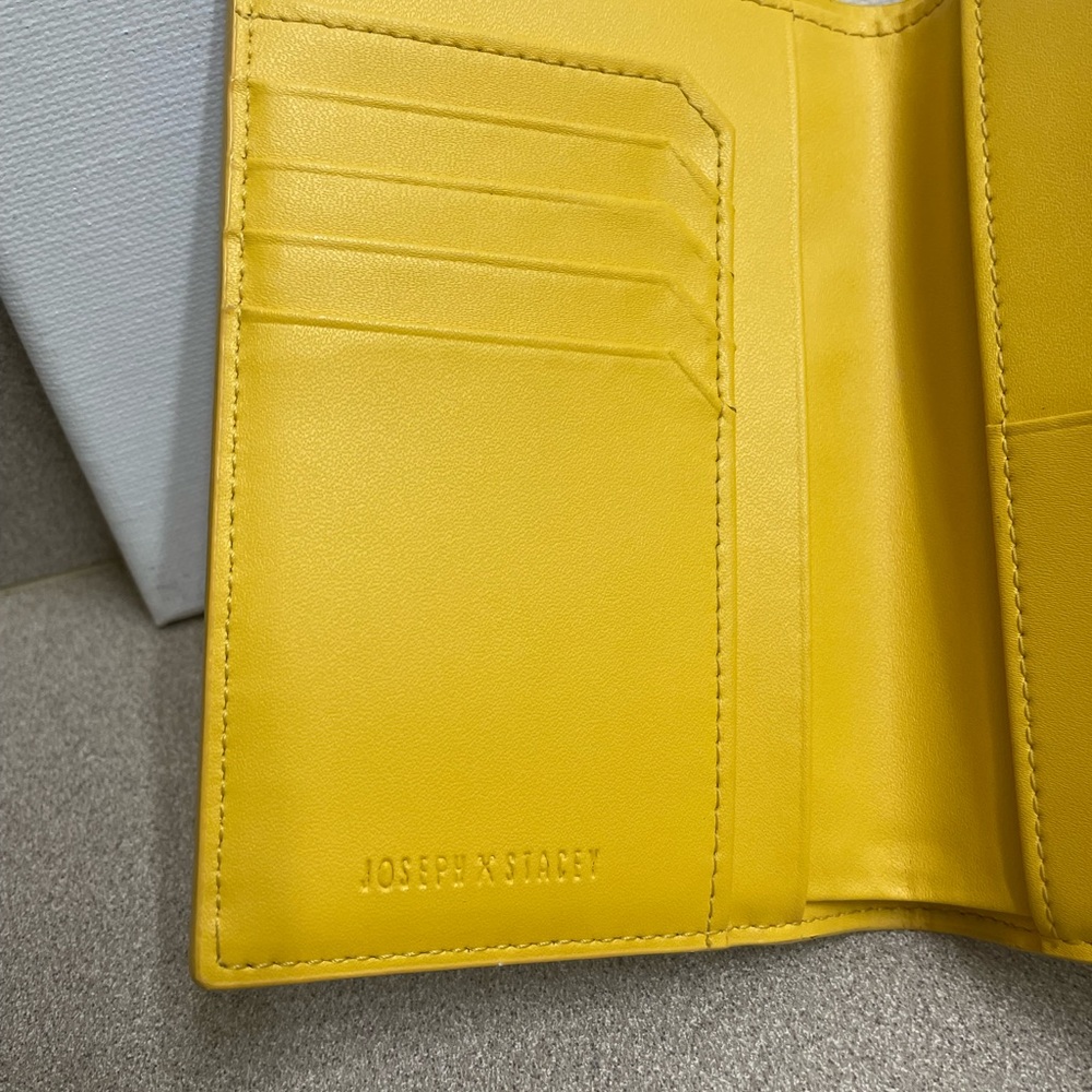 Joseph & Stacey Women’s Silver Mirror Large Wallet Bifold Yellow Inside - Picture 7 of 11